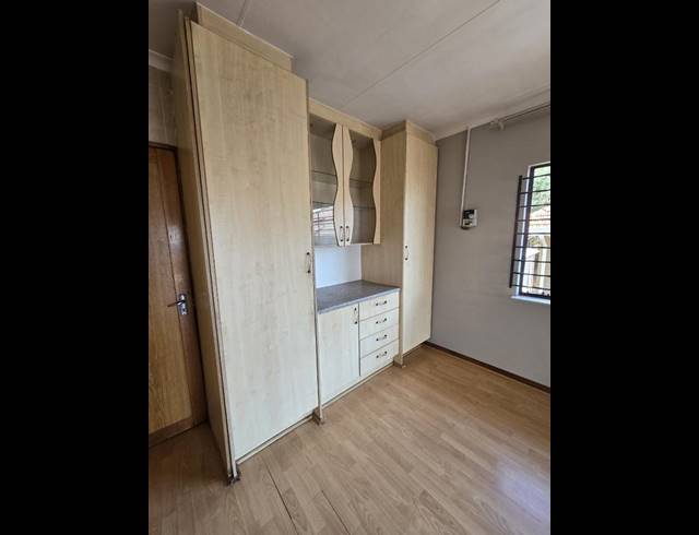 2 BEDROOM PROPERTY TO RENT IN CYRILDENE